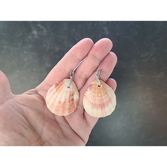 Pink And White Shell Dangling Pierced Earrings Vintage Costume Jewelry, READ - Picture 1 of 10